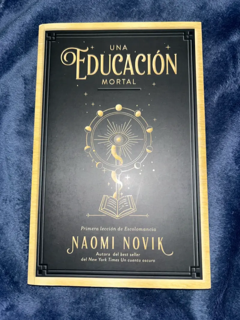 Libro Una Educación Mortal
