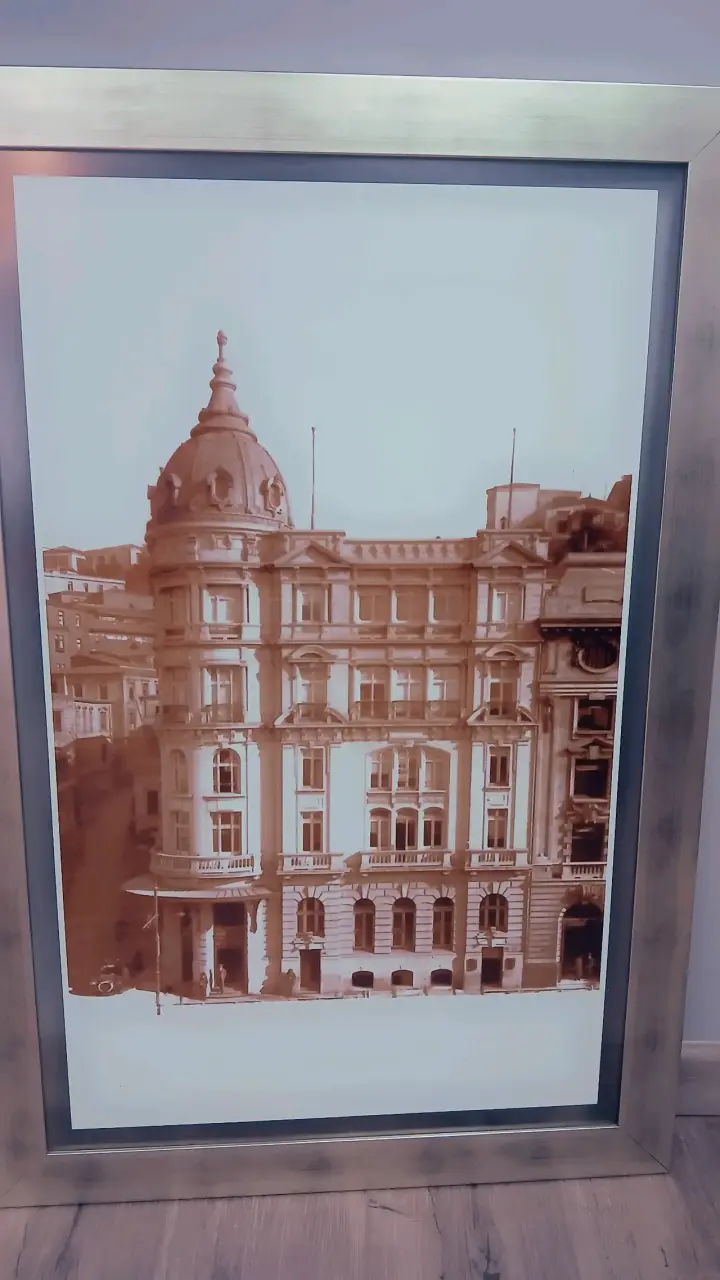 Cuadro con foto antigua de puerto - 3
