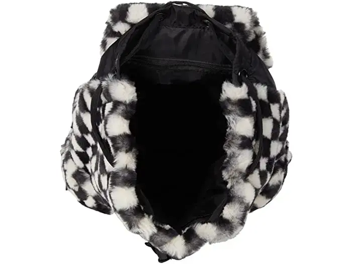 Mochila peluda (faux fur) ajedrez blanco y negro - 3