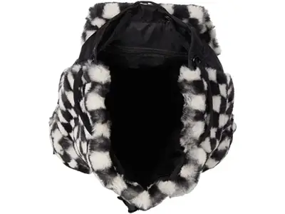 Mochila peluda (faux fur) ajedrez blanco y negro - miniatura 3