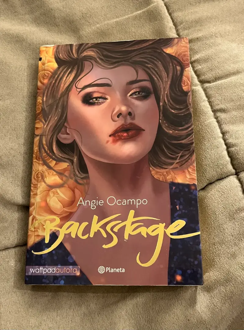 Libro Backstage Angie Ocampo - 1