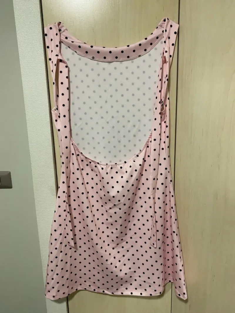 Vestido rosado con puntos (polka dots) - 2