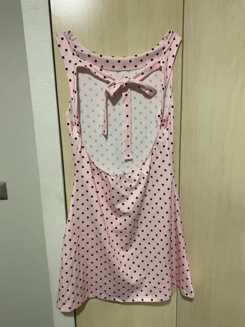 Vestido rosado con puntos (polka dots) - 3