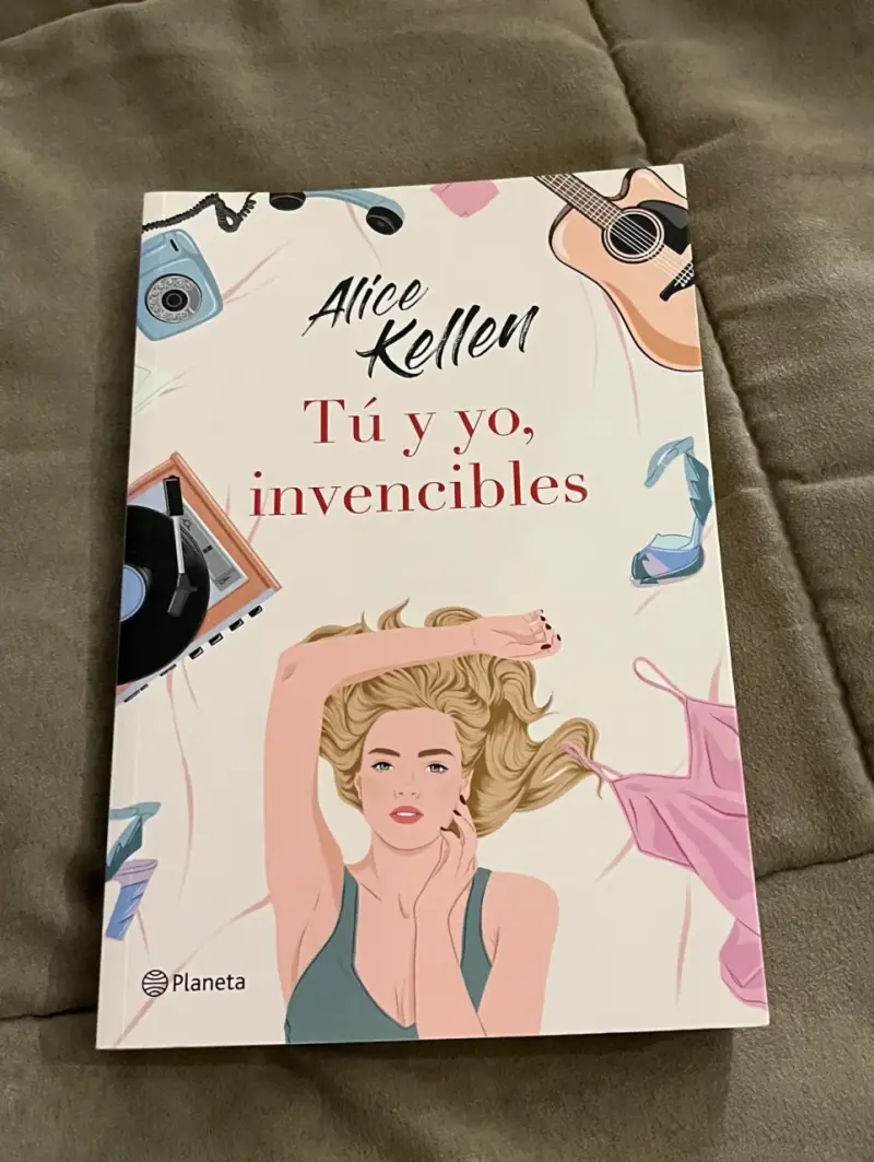 Libro 'Tú y yo, invencibles' de Alice Kellen - 1