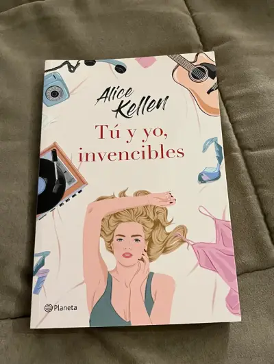 Libro 'Tú y yo, invencibles' de Alice Kellen - miniatura 1