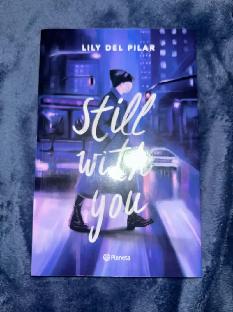 Libro 'Still With You' de Lily Del Pilar