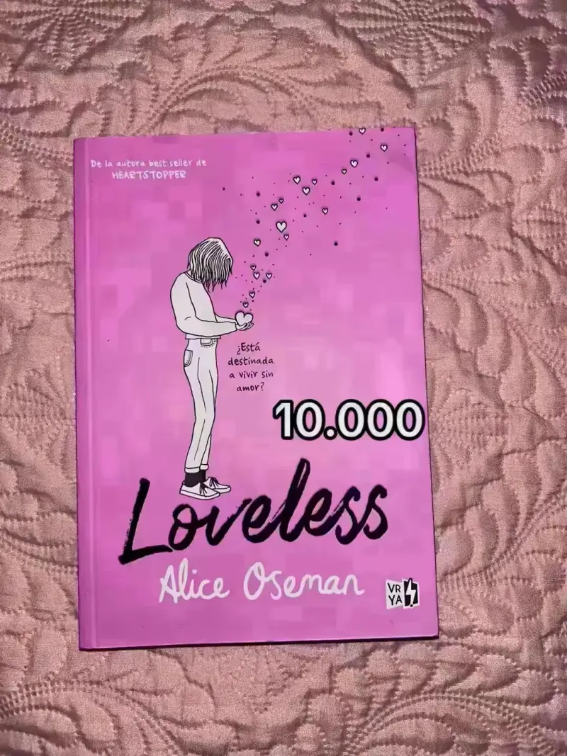 Libro Loveless de Alice Oseman