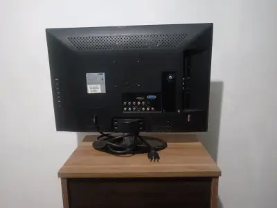 Televisor AOC 22 pulgadas - miniatura 2
