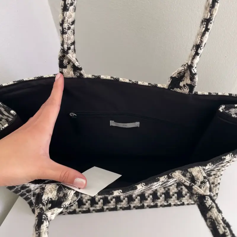 Bolso tejido H&M blanco y negro (40x30 cms) - 3