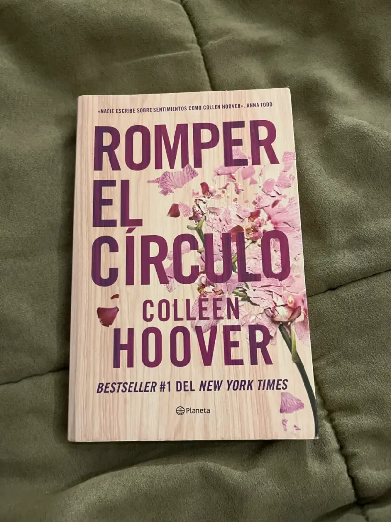 Libro 'Romper el círculo' de Colleen Hoover - 1