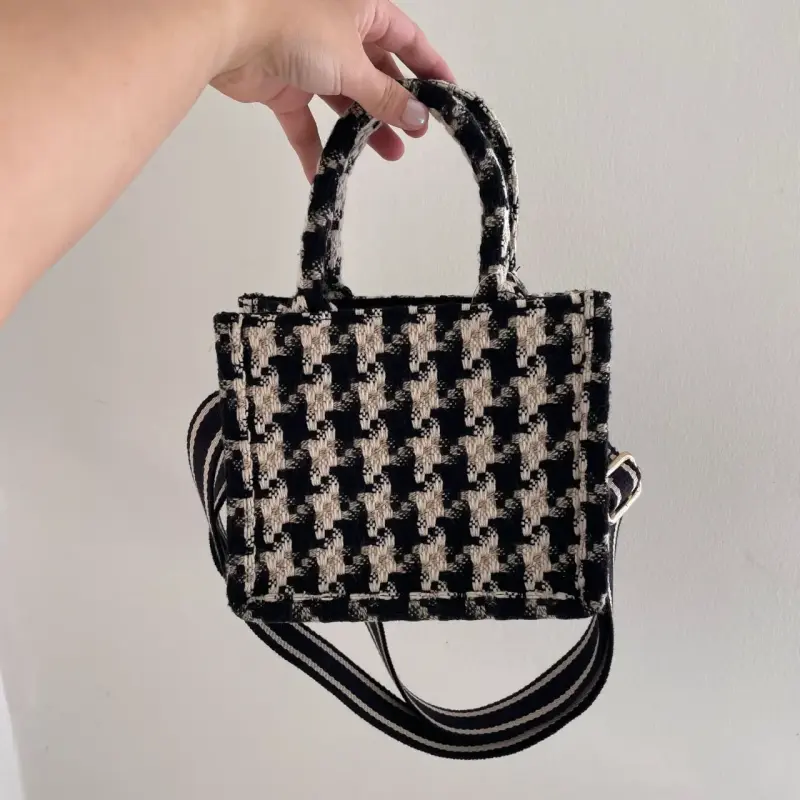 Cartera H&M (20x17 cms) - 3