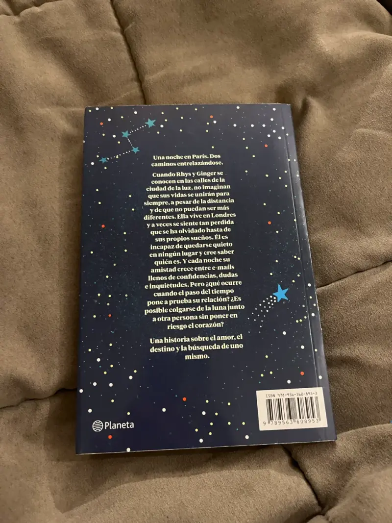 Libro Nosotros en la Luna - 2