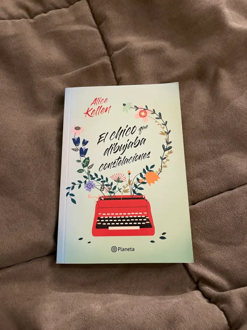 Libro 'El chico que dibujaba constelaciones' - 1
