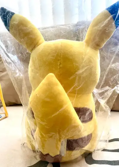 PELUCHE PIKACHU POKÉMON  25 CM - miniatura 4