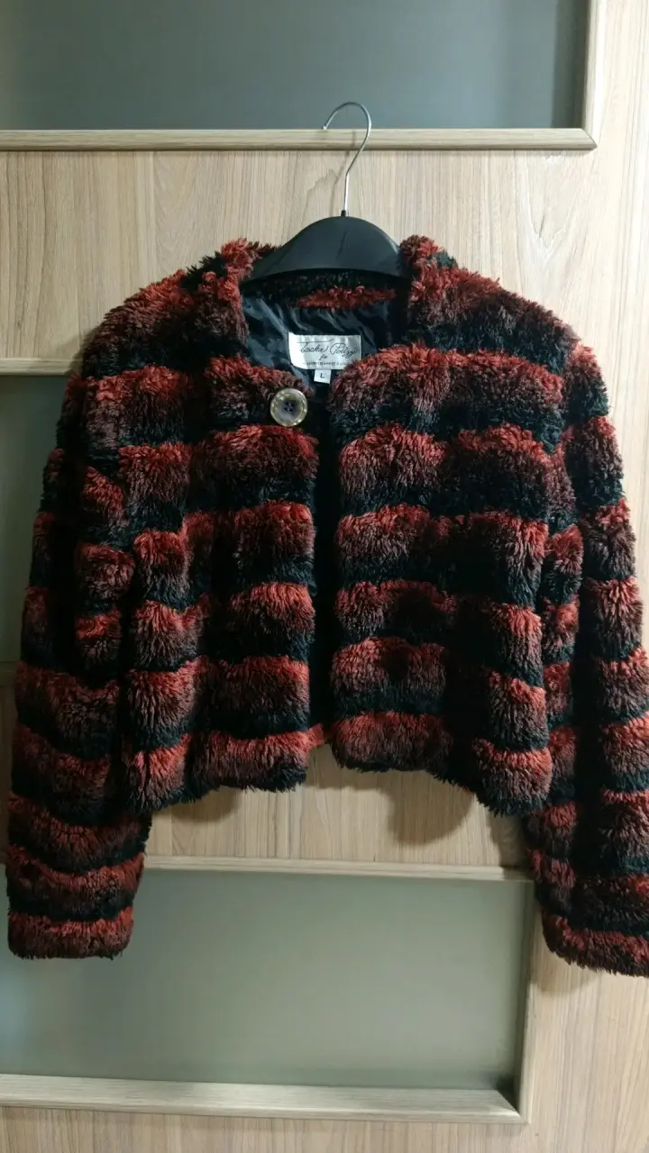 Abrigo Cropped Tasha Polizzi