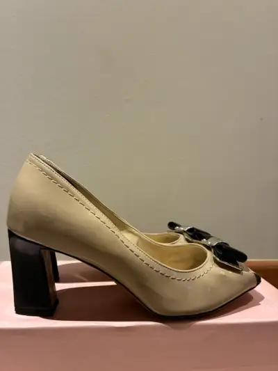 Zapatos brasileños, núm 36, tacón beige con lazo - miniatura 4