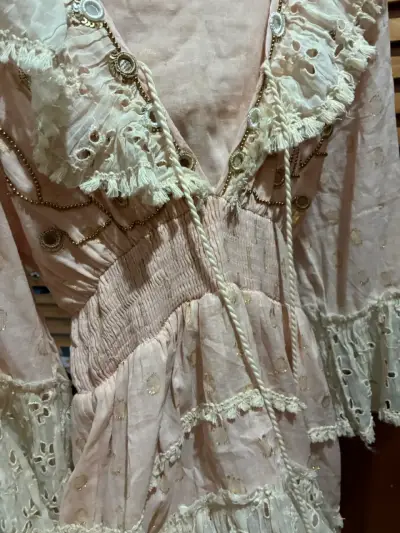 Vestido largo asimétrico comprado en Sevilla - miniatura 1