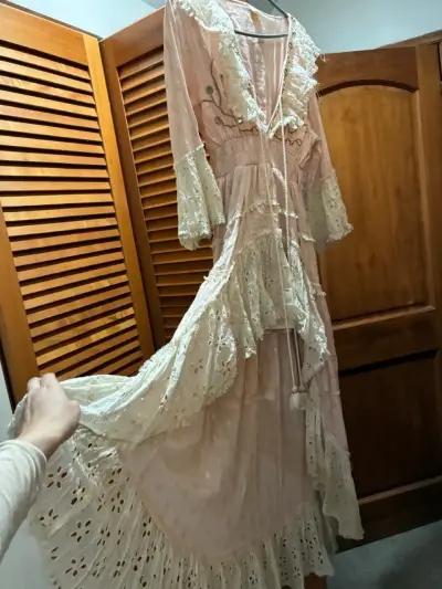 Vestido largo asimétrico comprado en Sevilla - miniatura 2