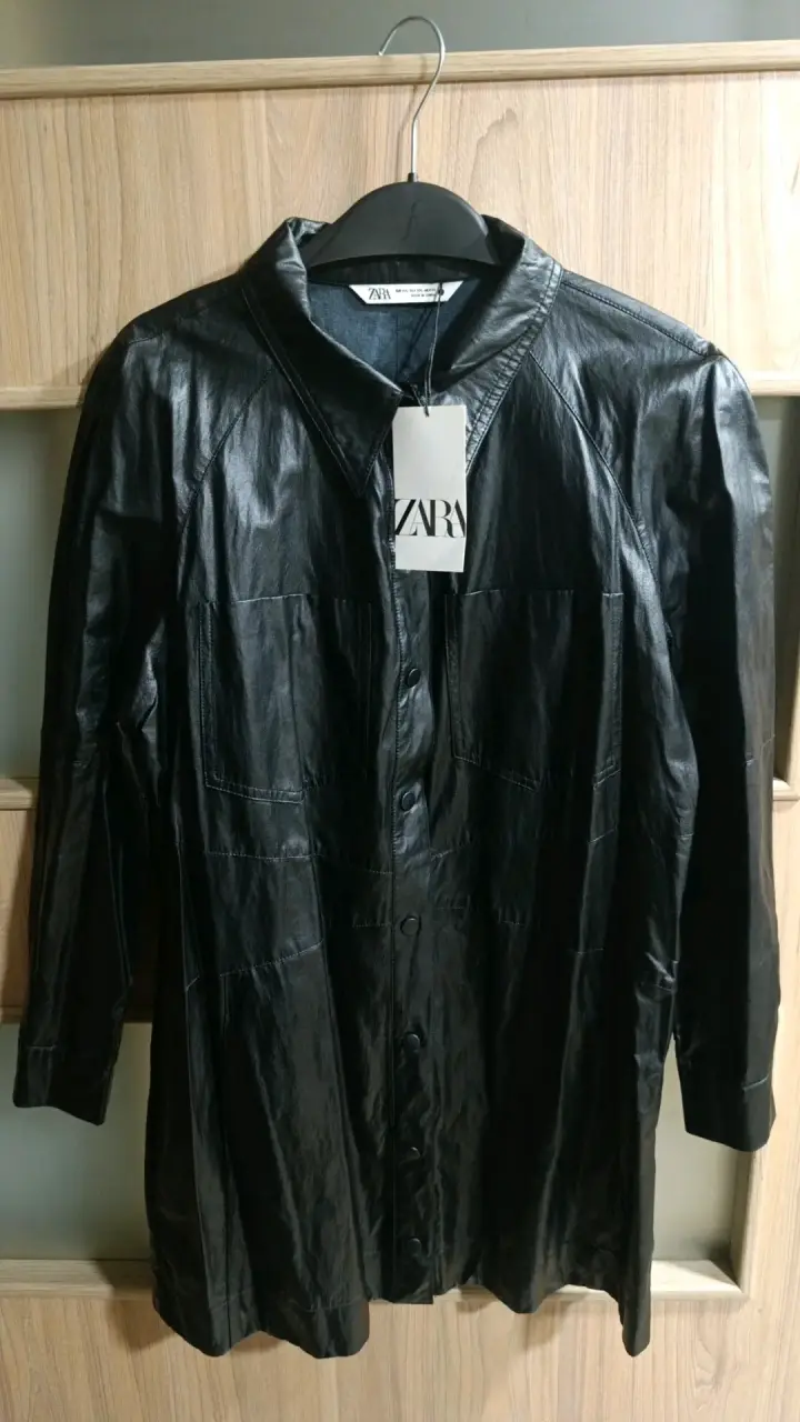 Chaqueta negra de cuero Zara