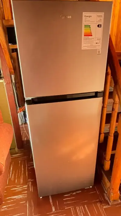 Refrigerador gris metálico - miniatura 2