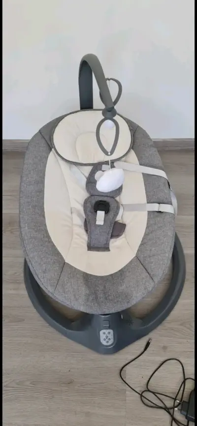 Silla mecedora con bluetooth - miniatura 1