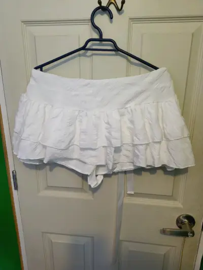 Mini falda blanca con volantes Shein - miniatura 2
