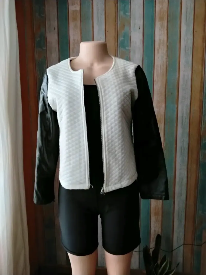 Chaqueta blanca con mangas negras - 1