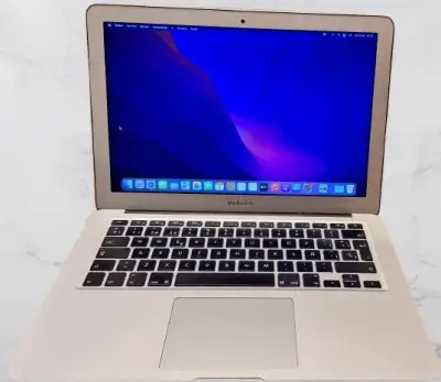 Laptop MacBook Air usada - miniatura 3