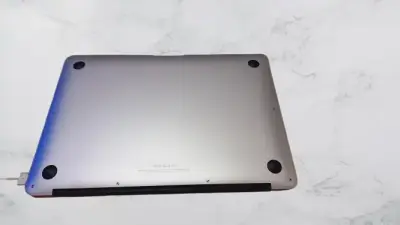 Laptop MacBook Air usada - miniatura 4