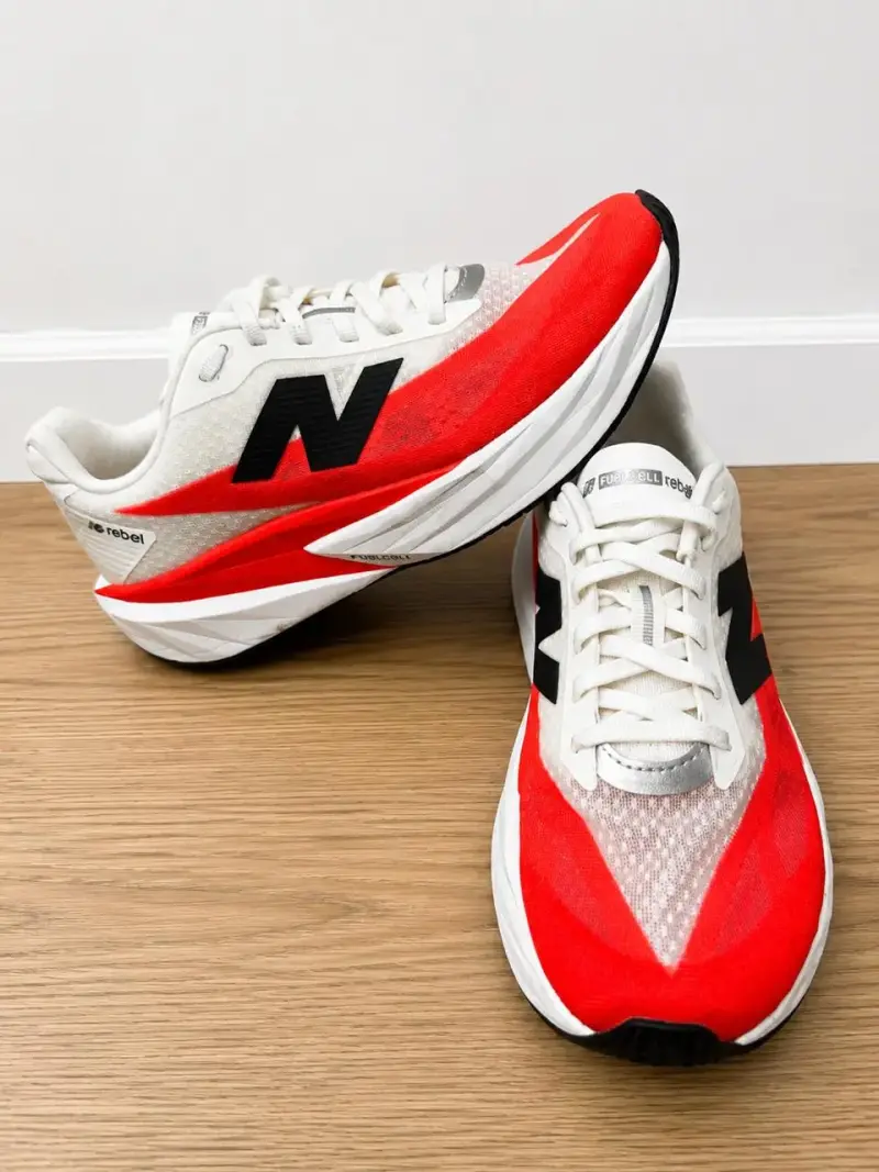 Zapatillas New Balance blancas y naranjas - 2