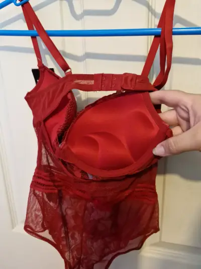 Body rojo de encaje H&M - miniatura 3