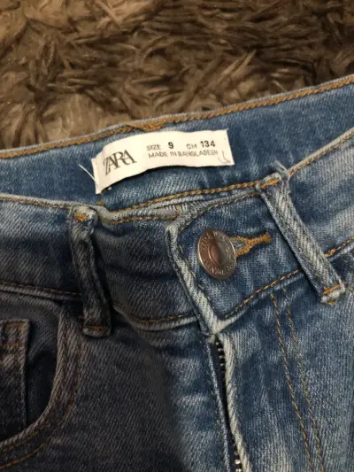 Jeans azules de mezclilla - miniatura 3