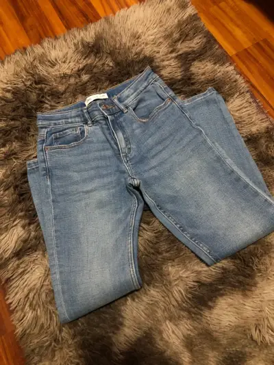 Jeans azules de mezclilla - miniatura 4