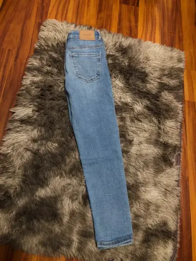 Jeans azules de mezclilla - miniatura 5