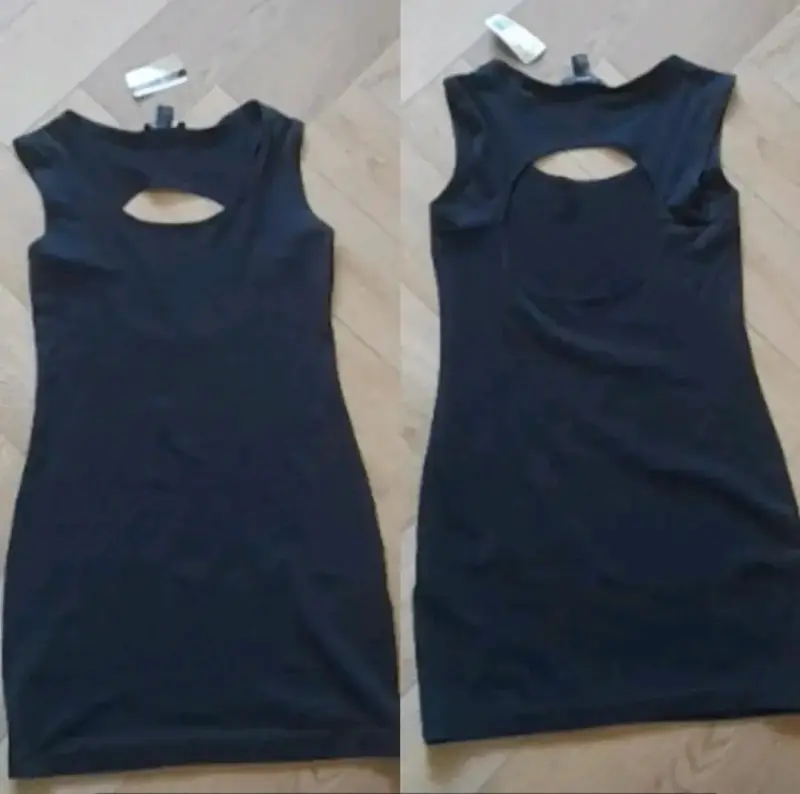Vestido negro con abertura en la espalda