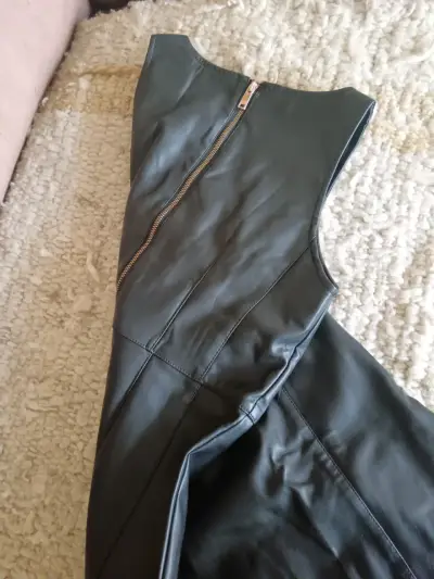 Vestido Liolá cuerina negro con cierre - miniatura 1