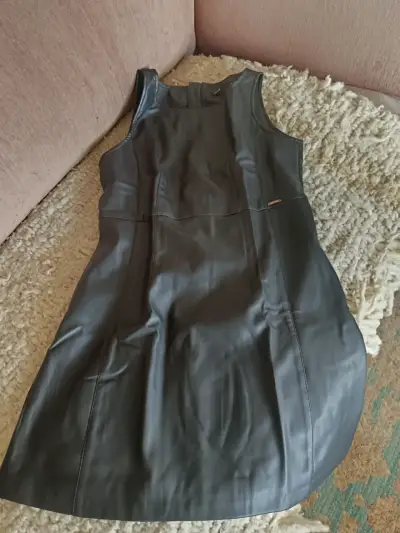 Vestido Liolá cuerina negro con cierre - miniatura 5