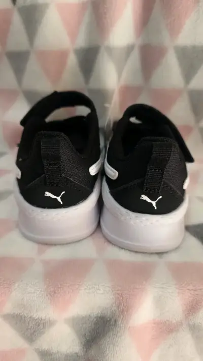 Zapatillas negras para niños - miniatura 3