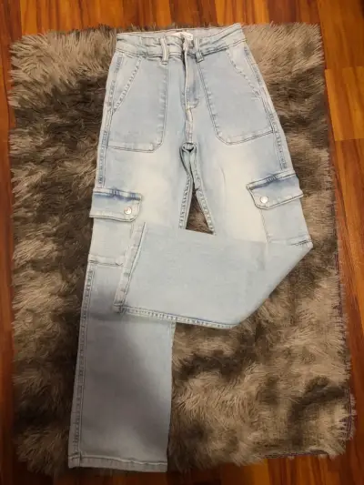 Jeans cargo azul claro - miniatura 2
