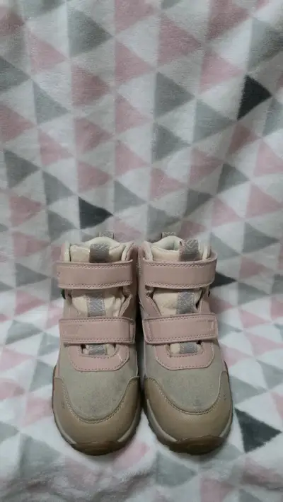 Zapatos de niña rosados - miniatura 1
