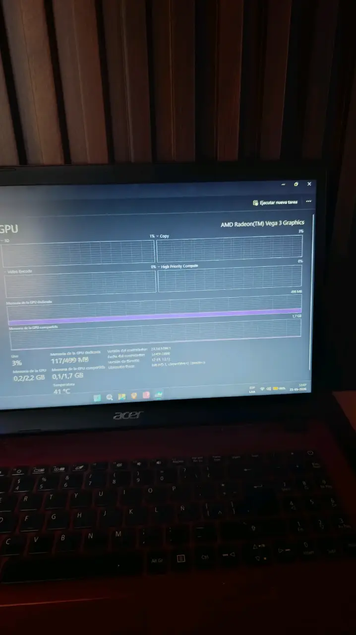 Notebook Acer rojo - 5
