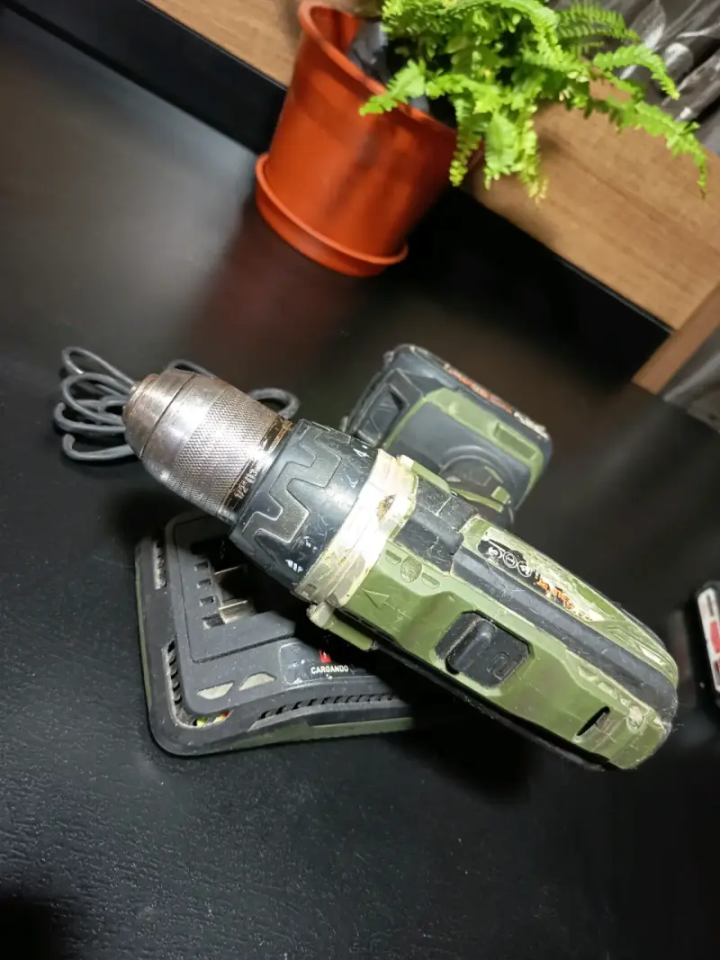 Taladro inalámbrico 18V usado percutor - 3