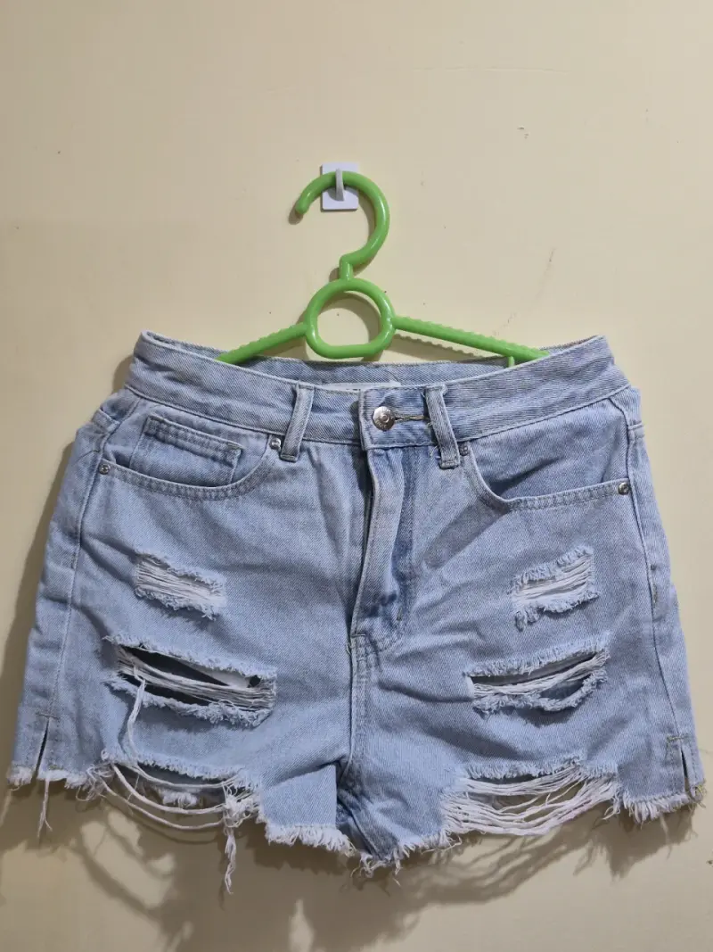 Short jeans