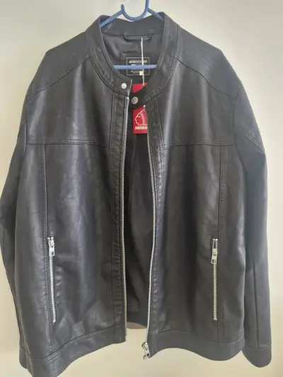 Chaqueta negra de cuero sintético - miniatura 2