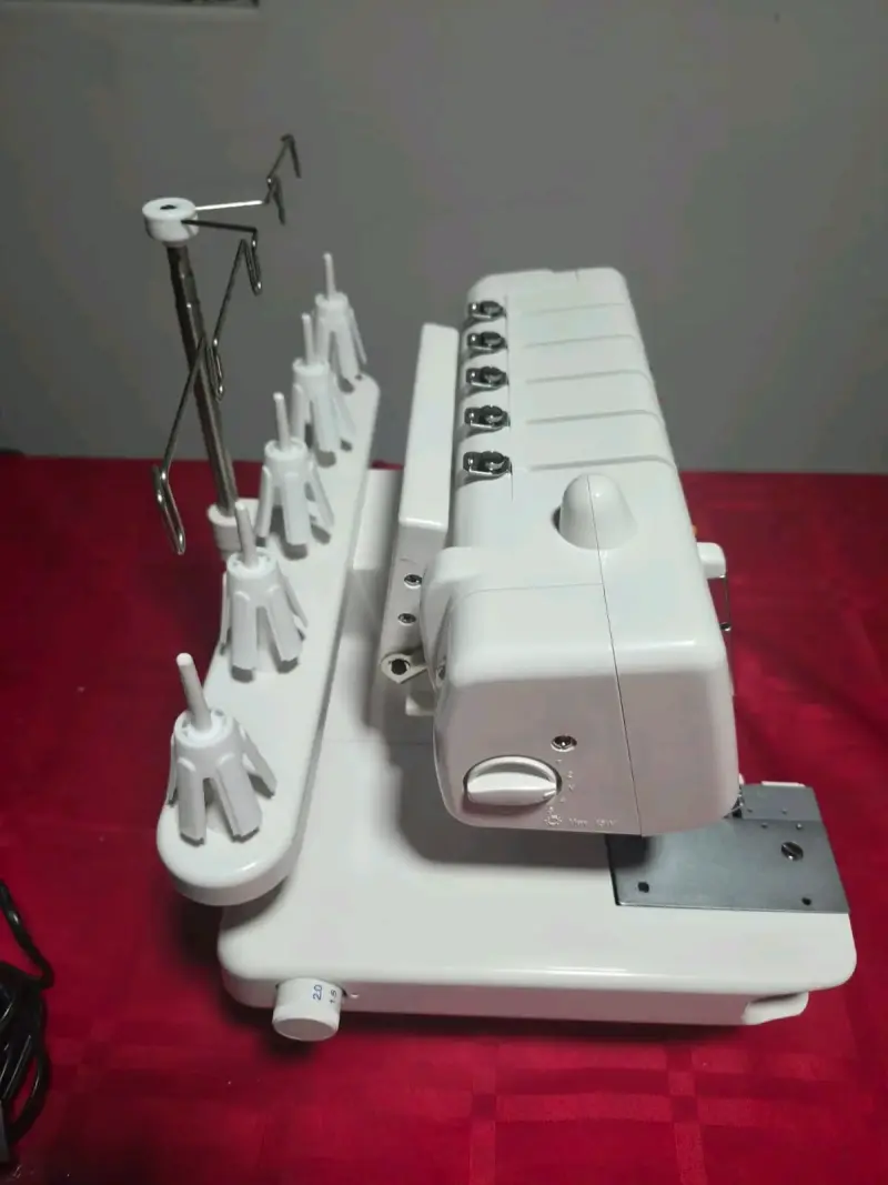 Máquina Overlock Merrylock 3050 - 3