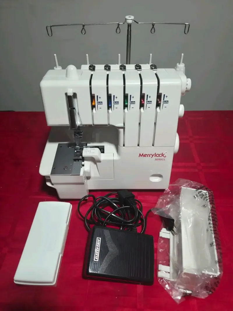 Máquina Overlock Merrylock 3050 - 4