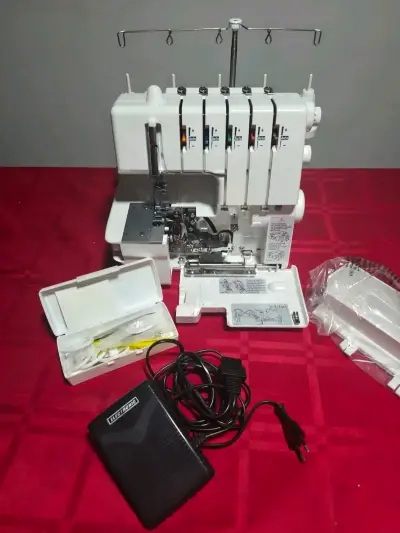 Máquina Overlock Merrylock 3050 - miniatura 5