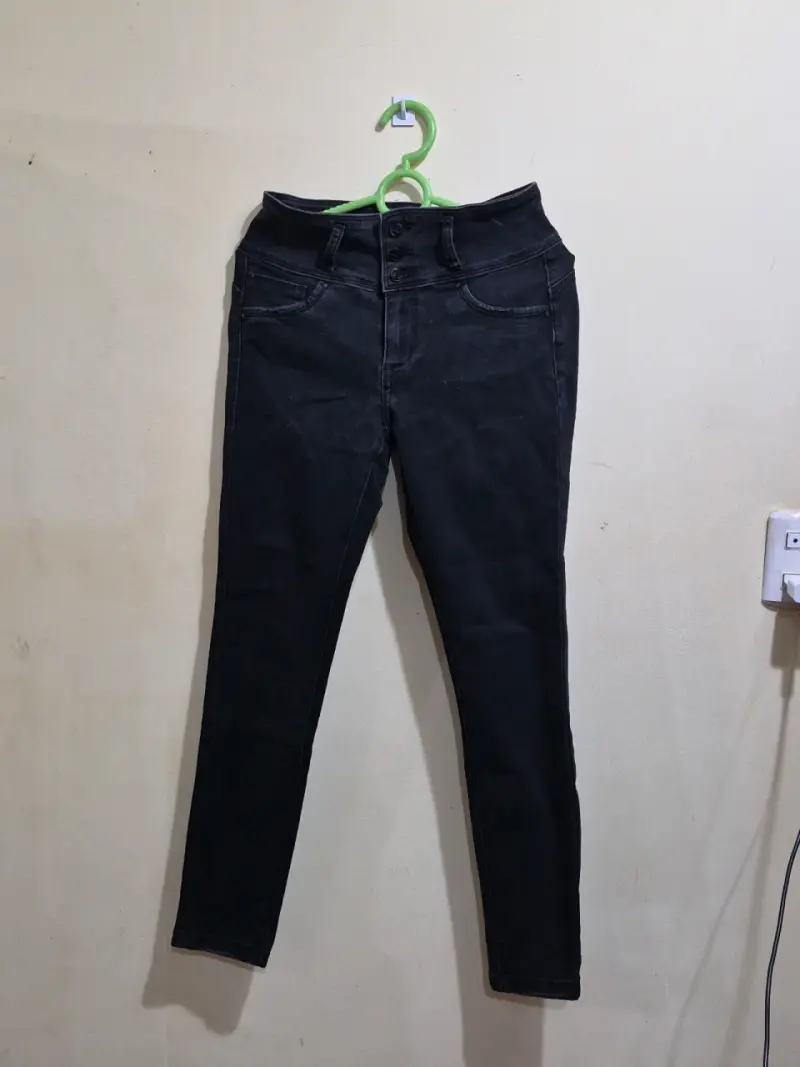 Jeans negros pitillo