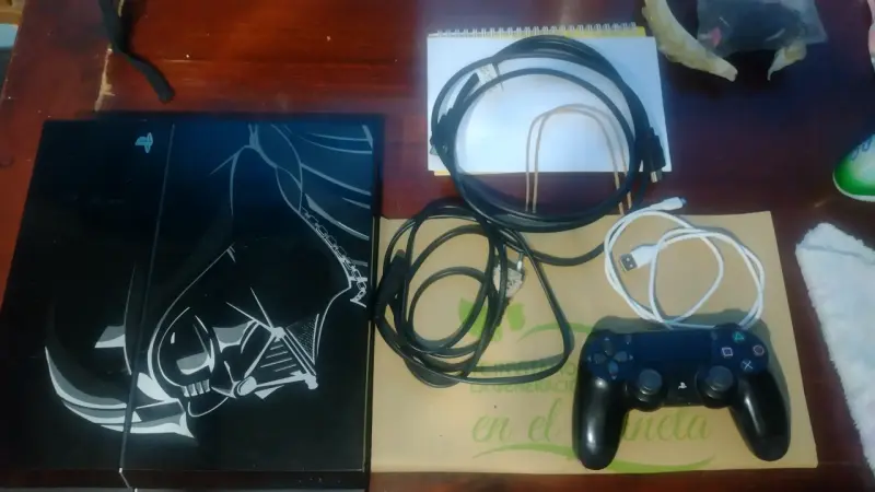 Consola PS4 (edicion star wars)