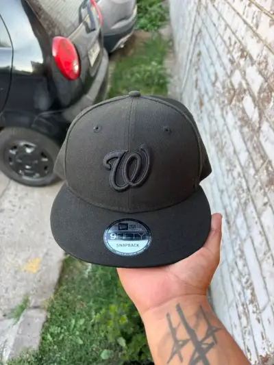 Gorra negra New Era - miniatura 1